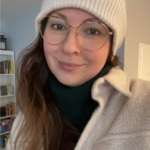 Meet your Posher, Courtney